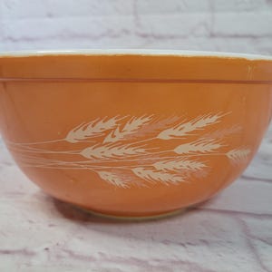 Vintage Pyrex Autumn Wheat Pattern Mixing Bowl 403 2 1/2 Quart Pyrex ...