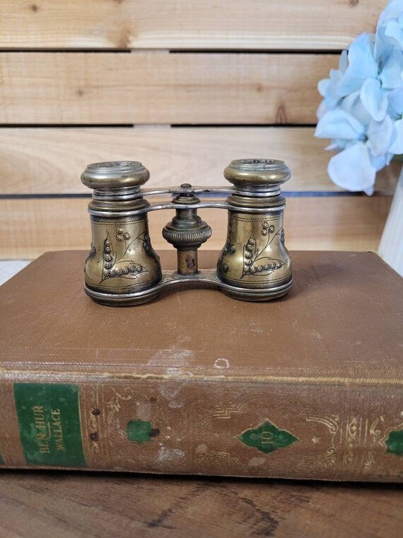 Antique vintage opera glasses Gem