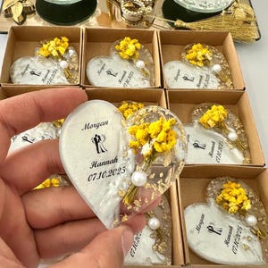 Resin Magnet Wedding Favors, Wedding Favors for Guests in Bulk, Epoxy Magnet, Bridal Shower Favors, Rustic Wedding Favors, Birthday favors