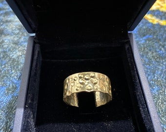 Textur Goldring, Gold Statement Ring, gehämmerter Ring, breiter Bandring, 14K Gold Ehering für Frauen, dicker Goldring, Zigarrenring