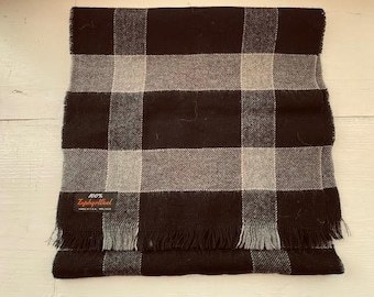 Unisex Vintage Black and Grey Large Check Scarf