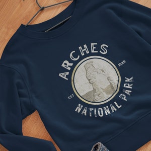 Arches National Park, Utah, Moab, Delicate Arch, American Southwest, Utah Fleece, Sweatshirt, Arches Shirt, Pullover, Hiking, Wilderness