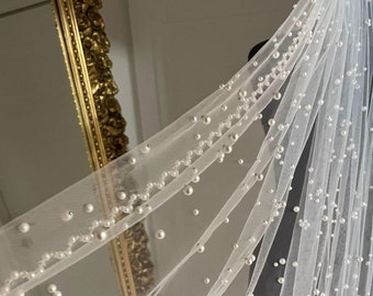 Pearl wedding veil, fluffy pearl veil, scattered pearls veil, Wedding Pearl Veil,  wedding veil, Wedding Scattered Pearl Veil