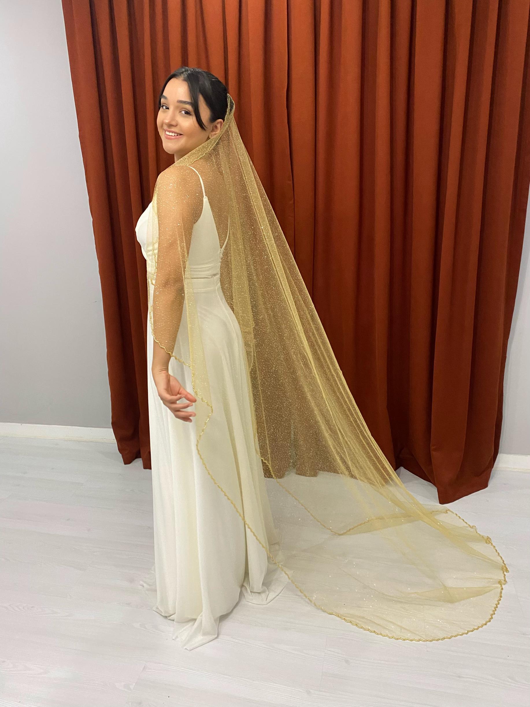 A heavy sparkling Pearl gold veil Sparkle Gold Veil - Etsy main image 2