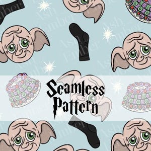 Op de afbeelding: Een naadloos patroon op een lichtblauwe achtergrond met cartoonillustraties van huiselfgezichten met grote groene ogen, zwarte sokken en veelkleurige taarten met glazuur en steraccenten. De tekst Seamless Pattern staat in het midden.