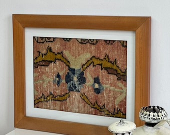 Tappeto vintage Mezopatamia con cornice decorativa da parete: decorazione in legno fatta a mano