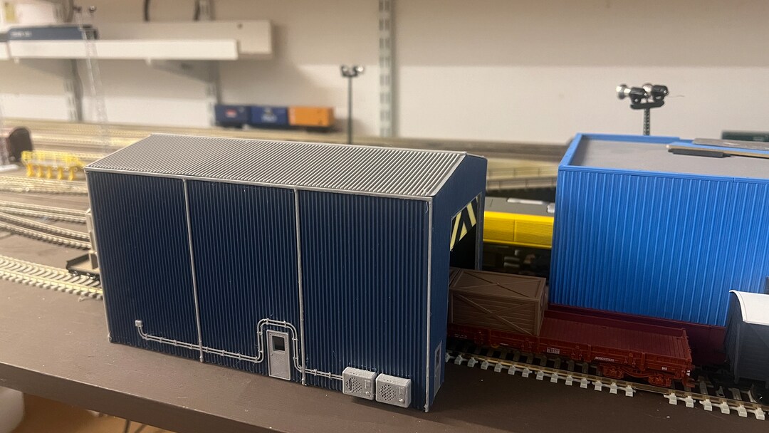 Model Railway Engine Shed OO HO Blue Walls Grey Roof 190mm Long - Etsy UK