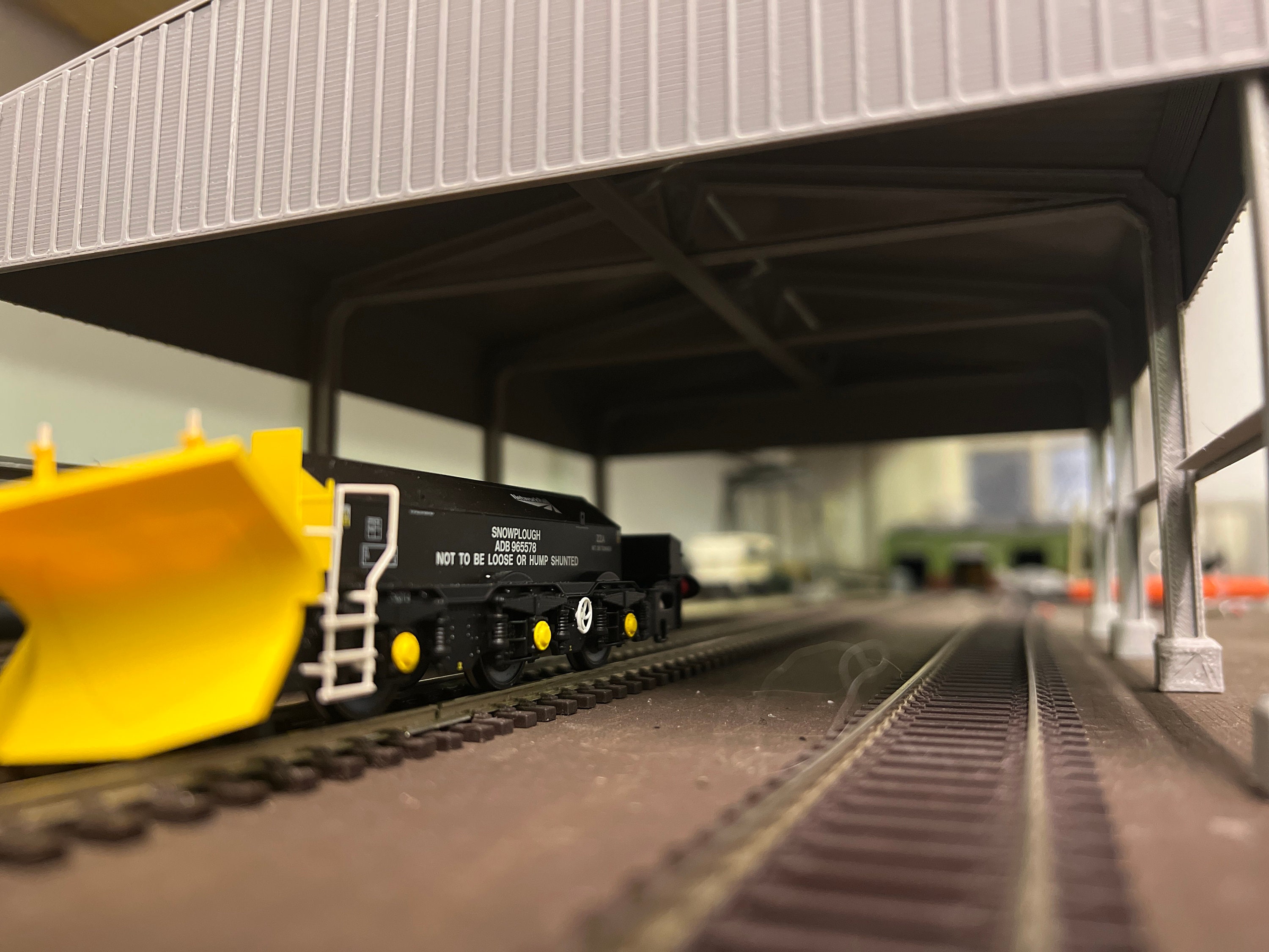 Model railway Modern Loco Shed in OO