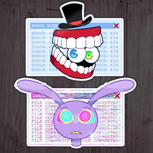 Puede incluir: Dos pegatinas caprichosas. La superior presenta una boca de dibujos animados con ojos y un sombrero de copa, sobre una ventana de error azul. La inferior muestra un conejo morado con ojos hipnóticos y el texto "FILE CORRUPTED!"