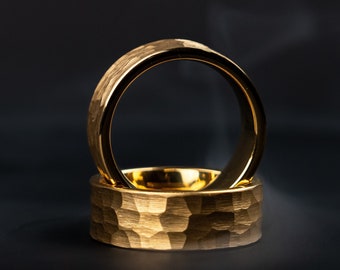 Hammered Gold Mens Wedding Band, Unique Men Tungsten Engagement Ring - Gift for Him, Tungsten Ring for Husband/Boyfriend