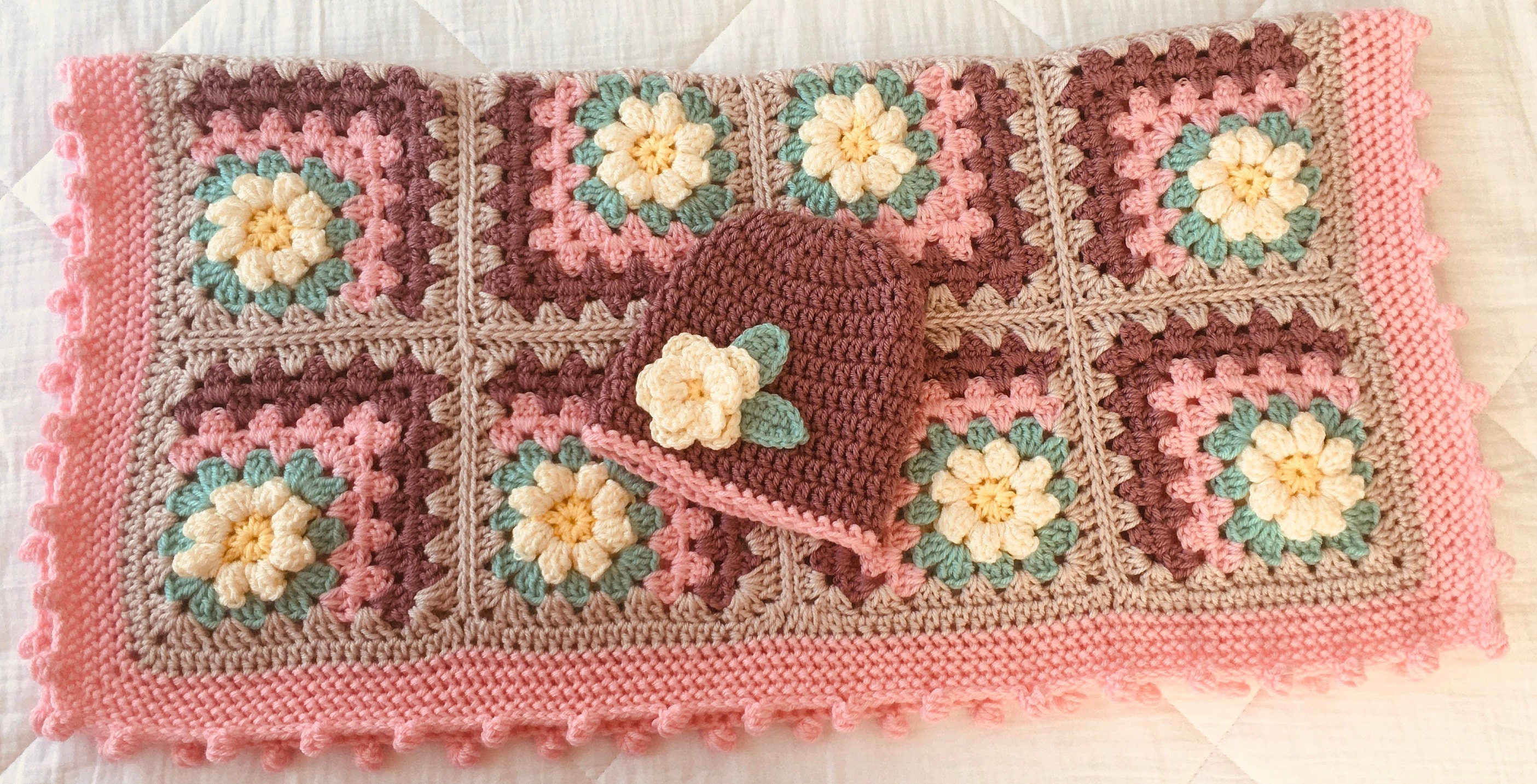 Pink Baby Blanket Set With Cream 3D Daisy in the Corner/retro Style