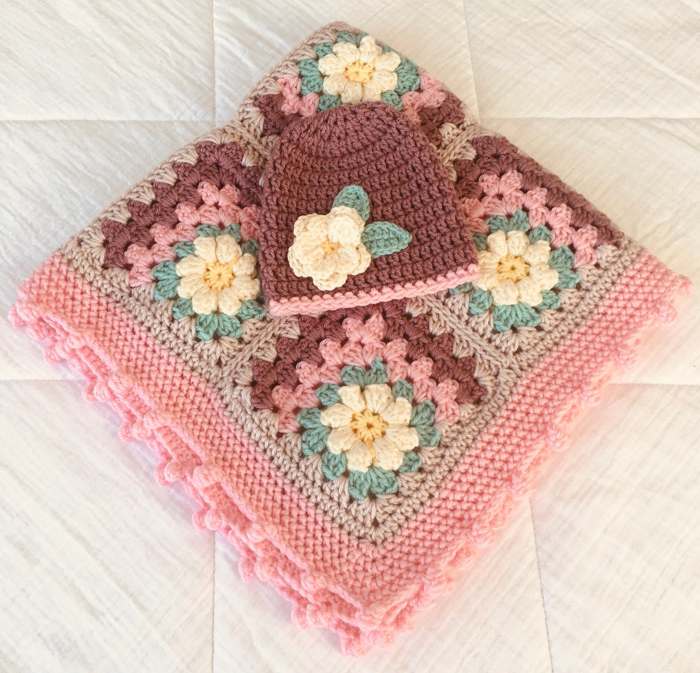 Pink Baby Blanket Set With Cream 3D Daisy in the Corner/retro Style