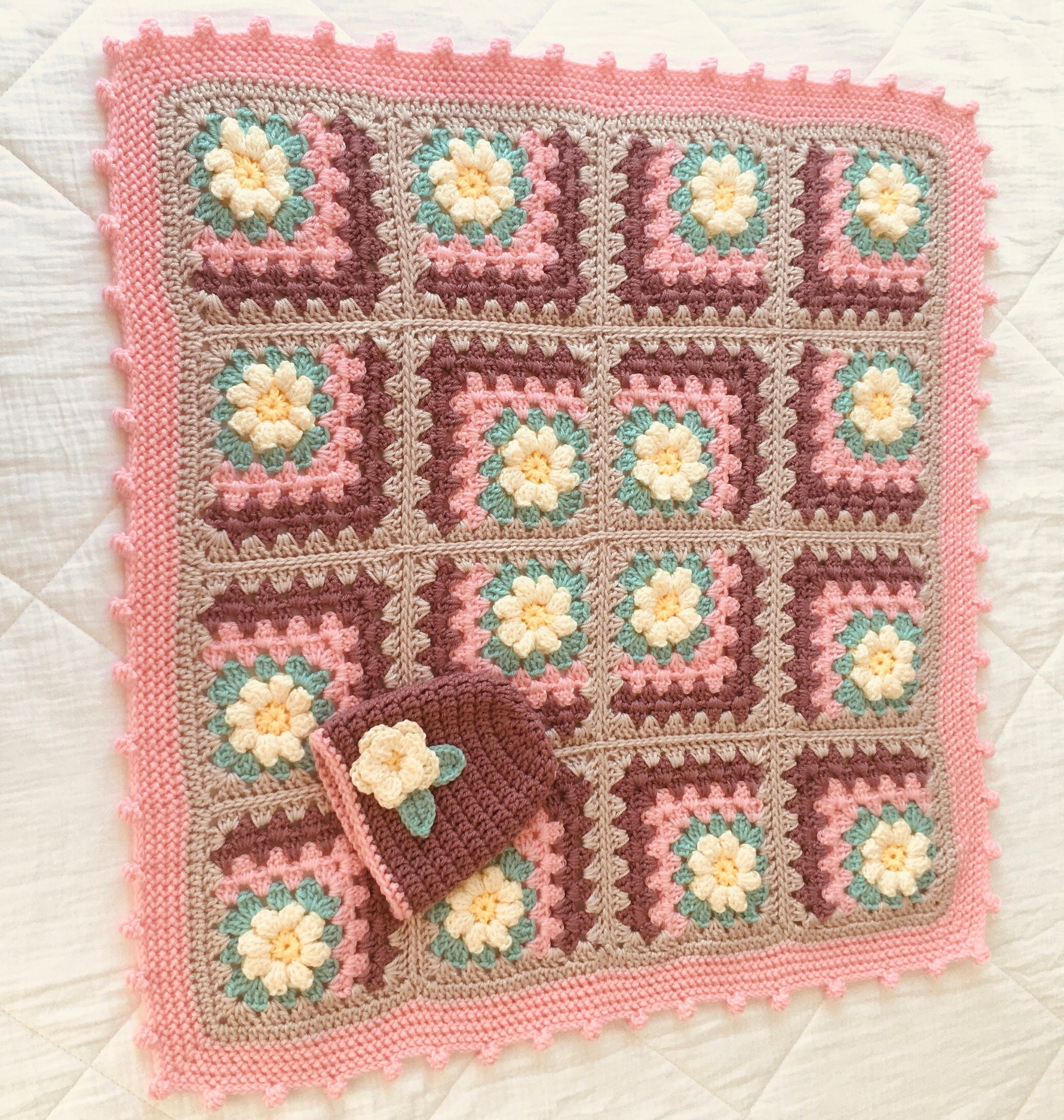 Pink Baby Blanket Set With Cream 3D Daisy in the Corner/retro Style