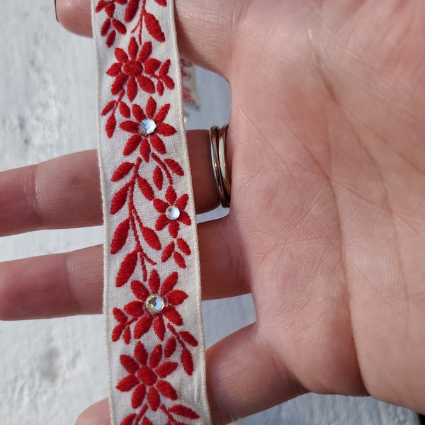 floral embroidered choker, necklace, stylish