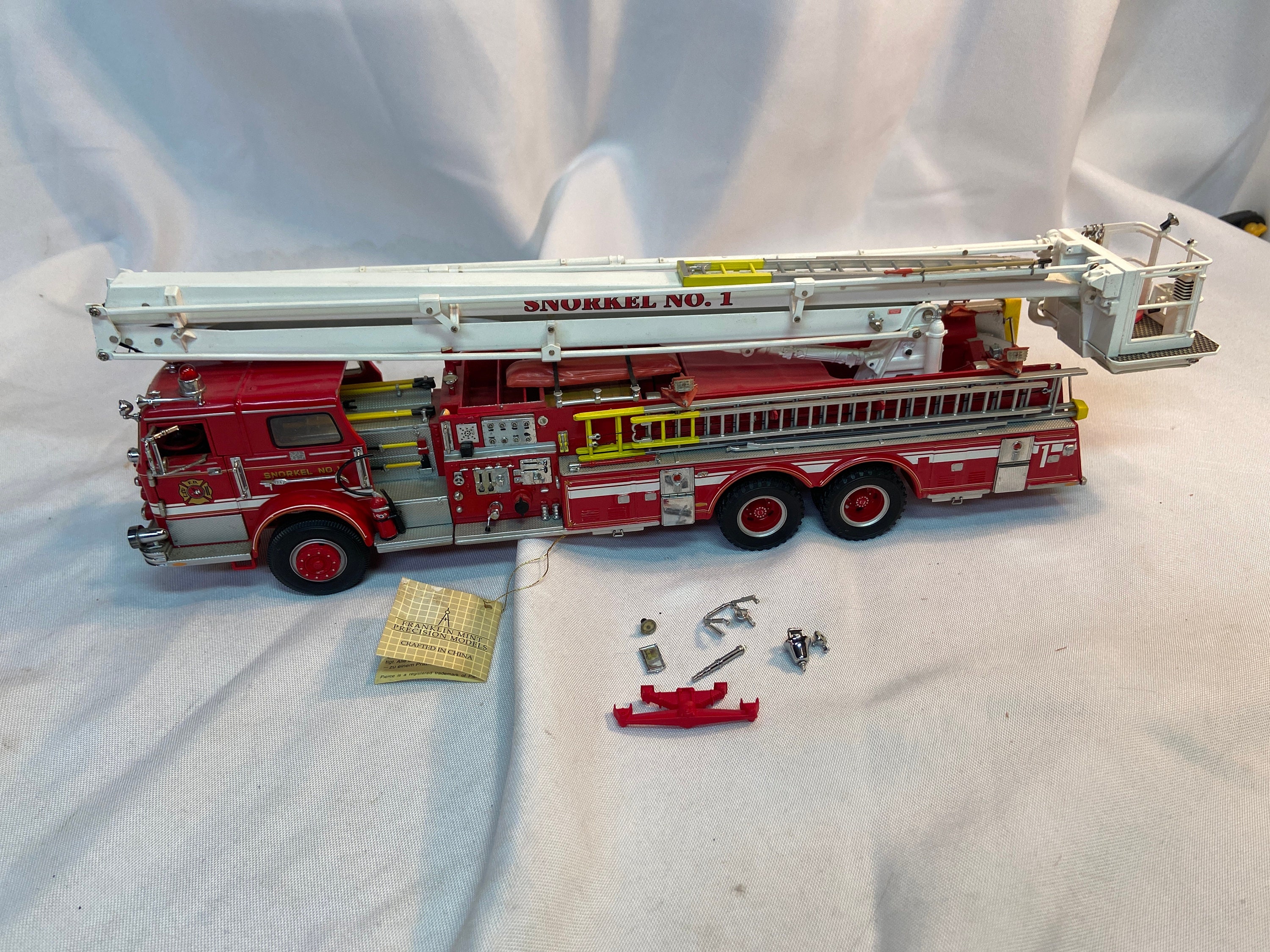 Franklin Mint 1/34 Die Cast Pierce Snorkel No. 1 Fire Truck Engine