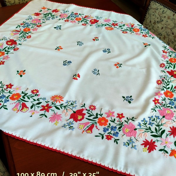 Grand Centre De Table En Coton - Broderie Colbert Et Broderie Blanche Linge Ancien