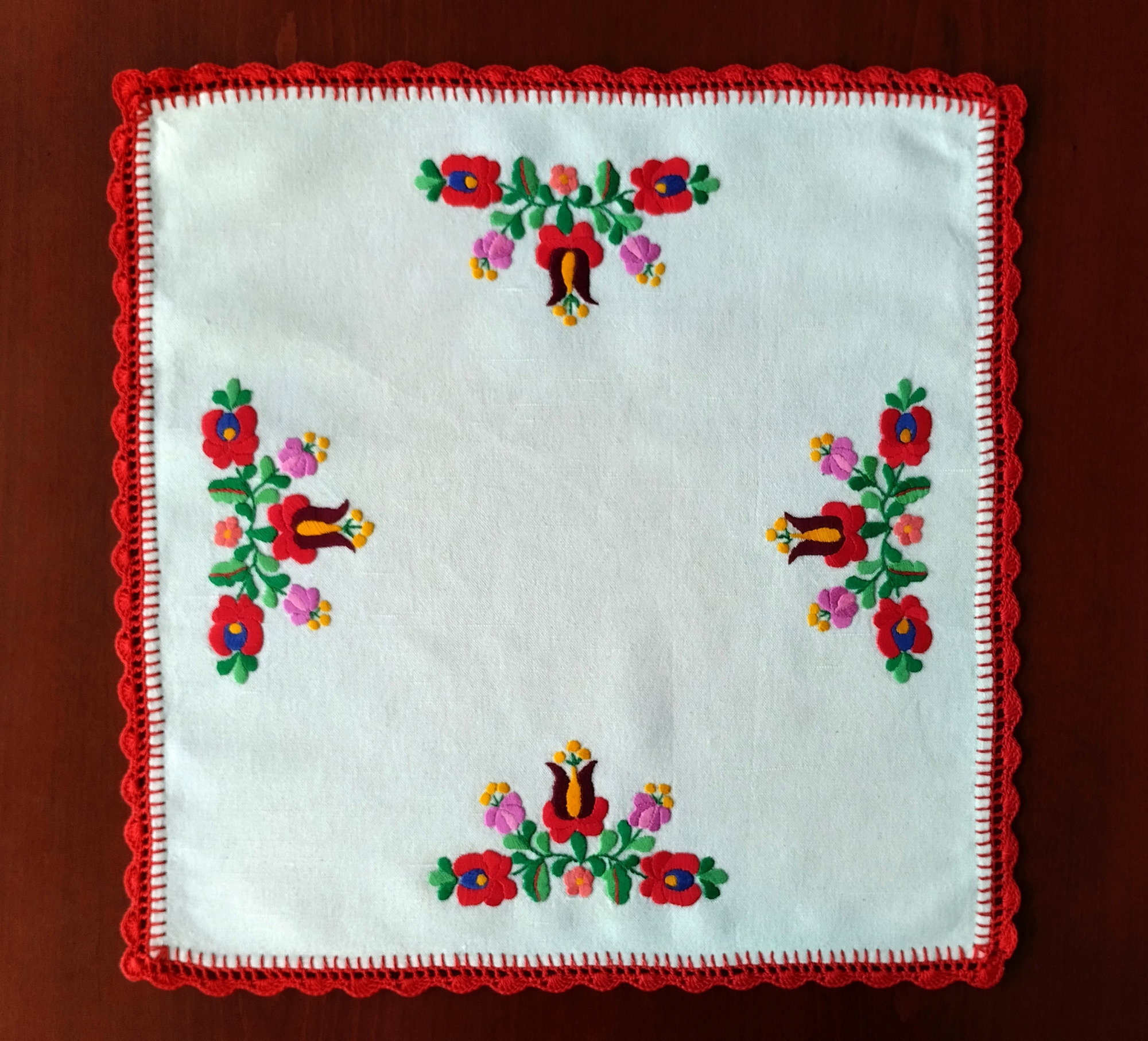 NAPPE DE TABLE ,HM221-85X150cm--Nappe ronde brodée élégante pour Table