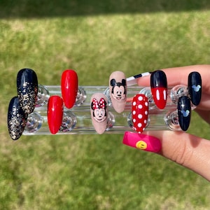 Mouse Press on Nails