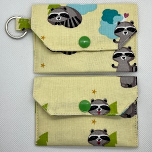 Mini billetera Trash Panda, billetera de tarjeta de tela hecha a mano, estuche anticonceptivo reutilizable