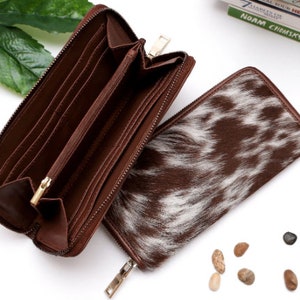 Cartera de piel de vaca auténtica para mujer Cartera de piel de vaca con cremallera marrón y blanca Cartera de mano de piel de vaca Regalo para ella