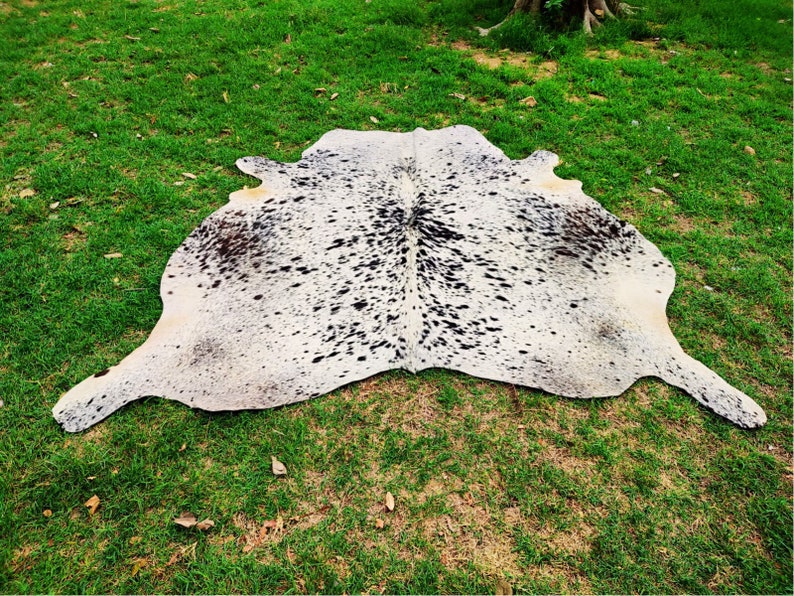 Trifärgad kohudsmatta Matta i äkta kohud Spräcklig trifärgad kohudsmatta Golvmatta i kohud på rea bild 5