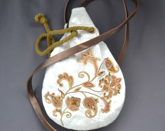 Vintage 1990’s Spindle Dust Cream Embroidered pouch