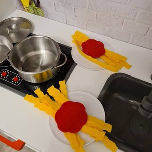 Filz Nudeln Spielzeug Filz Lebensmittel Spielküche Kaufladen Filz Spielzeug einzeln oder SET Filz Nudeln mit Tomatensoße Filz essen kochen Bild 10