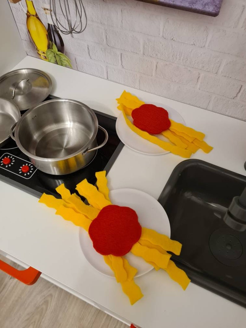 Filz Nudeln Spielzeug Filz Lebensmittel Spielküche Kaufladen Filz Spielzeug einzeln oder SET Filz Nudeln mit Tomatensoße Filz essen kochen Bild 10