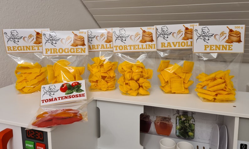 Filz Nudeln Spielzeug Filz Lebensmittel Spielküche Kaufladen Filz Spielzeug einzeln oder SET Filz Nudeln mit Tomatensoße Filz essen kochen Bild 1