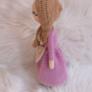 Poupée hijab au crochet, poupée musulmane Amigurumi, poupée Amigurumi au crochet à vendre, cadeau ramadan, cadeau musulman, cadeaux de l'Aïd pour les enfants image 9