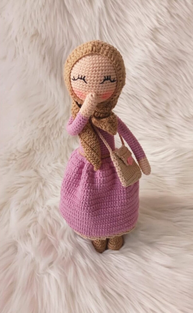 Poupée hijab au crochet, poupée musulmane Amigurumi, poupée Amigurumi au crochet à vendre, cadeau ramadan, cadeau musulman, cadeaux de l'Aïd pour les enfants image 2