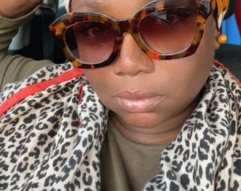 Lunettes de soleil (torse)