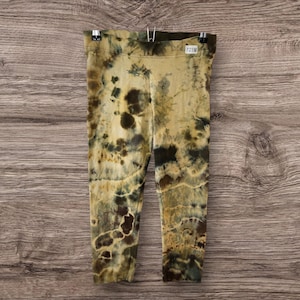 Medium Tie-Dye Capri Leggings Flared Bottom Stretchy Athletic Leggings Brown Geode Ice Dye