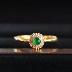 Imperial Green Jadeite Halo Diamond Womens Dainty Ring, Mini Jade Daily Ring, Self Love Pinky Ring, Delicato anello impilabile, Anello minimalista