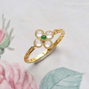 Eisiger weißer Jadeit Blütenblätter vierblättriges Kleeblatt Ring, kubanische Gliederkette Ehering, in hohem Grade durchscheinende alte Gruben-Eis-Jade, Grade A burmesische Jade