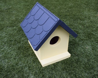 Engraved birdhouse / birdbox