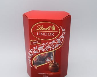 Lindt Lindor chocolate balls, typically Swiss, Swiss praline confectionery, milk chocolate, gift for food lovers, melts in your mouth
