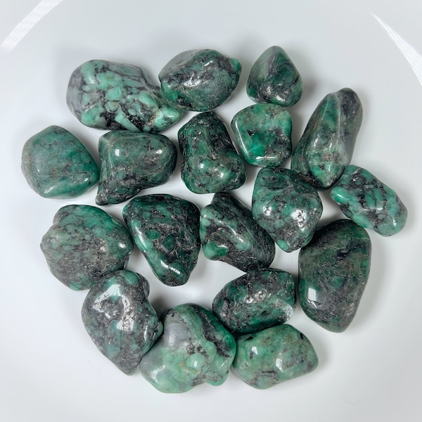 Natural Brazilian Emerald Tumble Stones|Emerald Birthstone|Pocket stones|Chakra Stones|Tumbled Emerald Stone|Crystal Gift|Semi Precious Gem