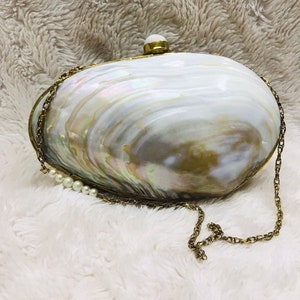 Clam Sea shell clutch Purse, Natural Shell Minaudiere Indian hand made wallet, unique purse, beach bag, never seen before