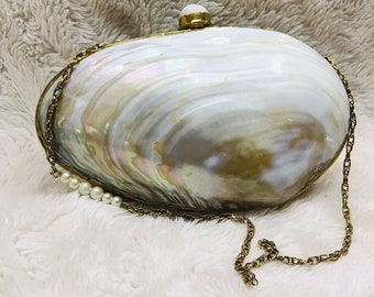 Clam Sea shell clutch Purse, Natural Shell Minaudiere Indian hand made wallet, unique purse, beach bag, never seen before
