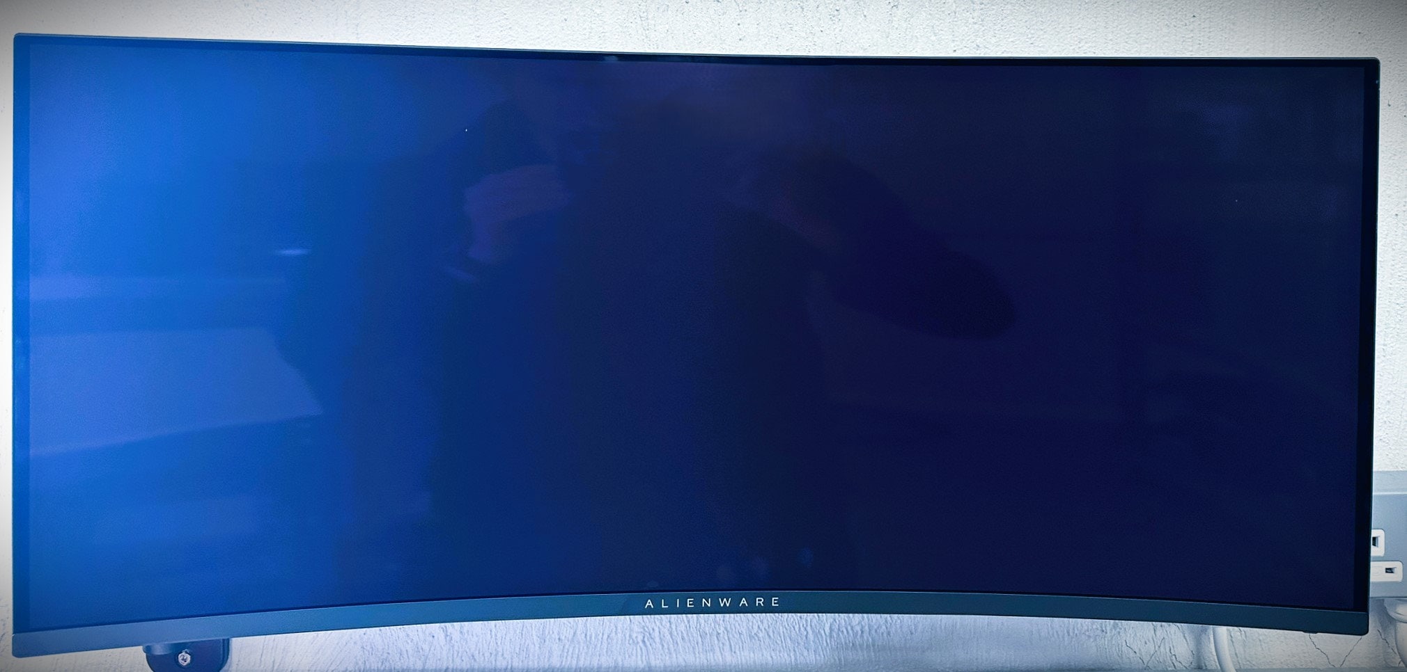 Dell Alienware AW3423DWF および AW3225QF 用 VESA モニター
