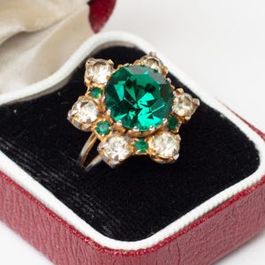 60s green rhinestone cocktail ring, vintage mid century ring, mid-century jewelry, retro jewelry, vintage glam cocktail ring, gift for her