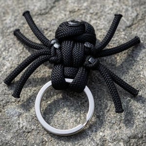 Porte-clés araignée en paracorde noire fait main - accessoire esthétique tendance gothique gothique punk sombre - design arachnide - cadeau pour ami
