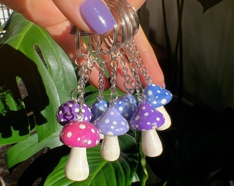 Color Changing Mushroom Keychain, Bag Charm, Mushroom Decor, Gift for Her, Retro Key Chain, Whimsical accessories, nature lover charm