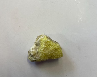 天然硫黄 結晶 原石 置物 ボリビア産硫黄結晶天然鉱物標本とクォーツ原石、見事な輝きの