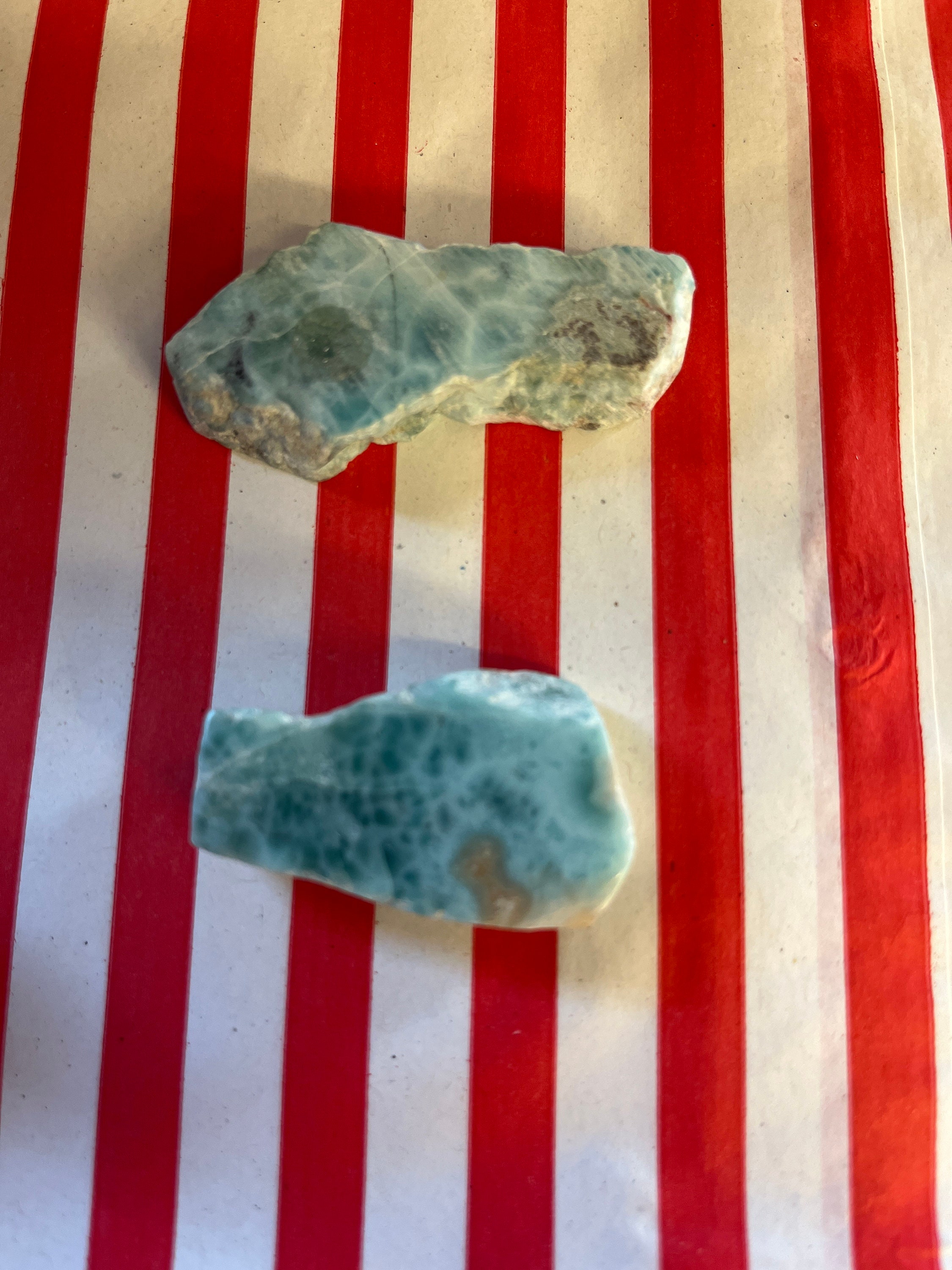 ラリマー クリスタル 原石 研磨済み 天然 美しいブルーカラー