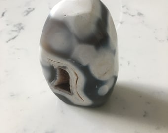 Orca Agate Crystal Free Form Stunning Pattern Carving Black & White Healing Natural Free Form Unique Pattern