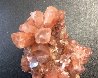 Espécimen de cristal de aragonita pieza cruda piedra curativa natural áspera cristal rojo
