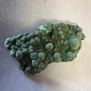 Malachite Crystal Specimen Cat Eye Raw Crystal Green Natural Mineral Display Piece