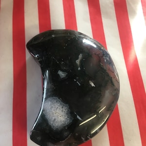 Moss Agate Crystal Moon Carving Friendship Healing Relationship Natural Green Pattern Quartz
